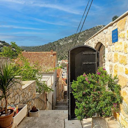 Villa Capitis In The Center- Luxury Apartment With Swimming Pool Hvar Town Dış mekan fotoğraf