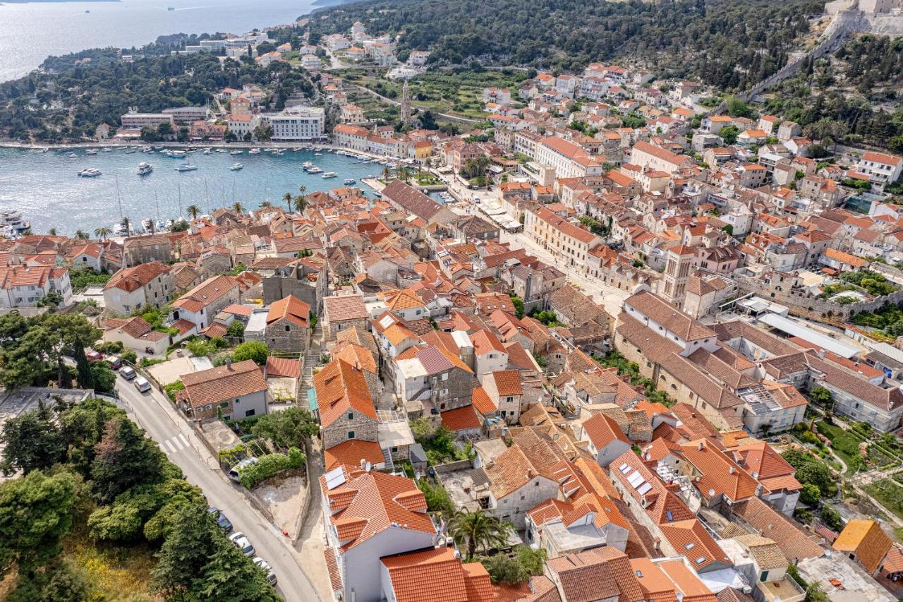 Villa Capitis In The Center- Luxury Apartment With Swimming Pool Hvar Town Dış mekan fotoğraf