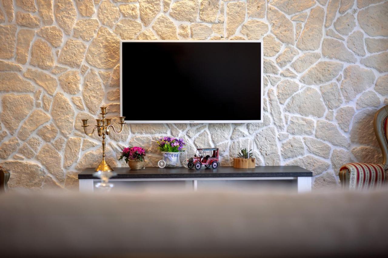 Villa Capitis In The Center- Luxury Apartment With Swimming Pool Hvar Town Dış mekan fotoğraf